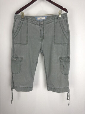 Levi’s Women’s Size 12 Gray Cargo Bermuda Shorts Capri Utility 100% Cotton Y2K